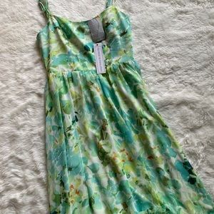 DRESS THE POPULATION - flowers green dress